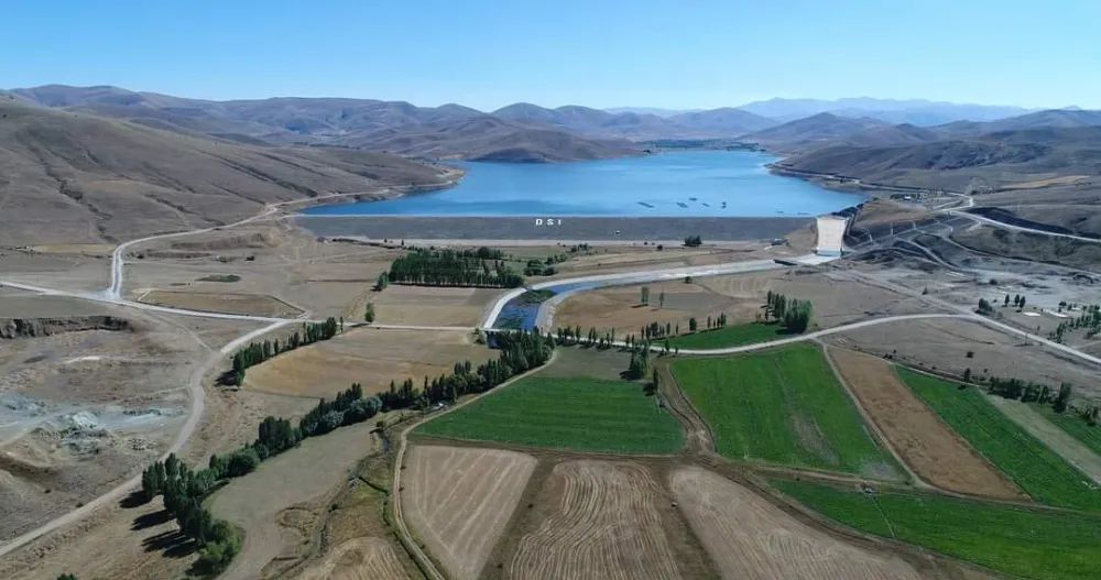 Demirözü Barajı, Bayburt’un Tarımını Canlandırıyor: 2024 Sezonunda 820 Milyon TL Katkı!