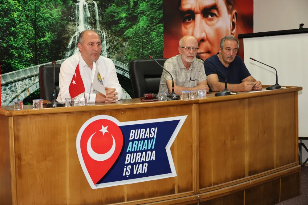Arhavi’de Maden Araştırmaları Üzerine Bilgilendirme Toplantısı Düzenlendi
