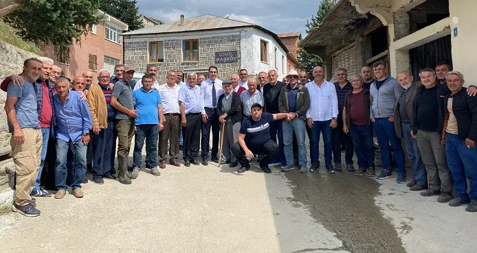 Cimil Gurup Yolunda Beton Satıp Kaplama Çalışması