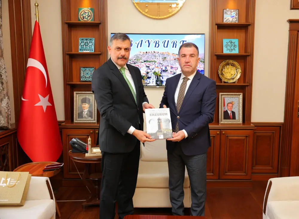 Erzurum Valisi Mustafa Çiftçi’den Bayburt Valisi Mustafa Eldivan’a Nezaket Ziyareti