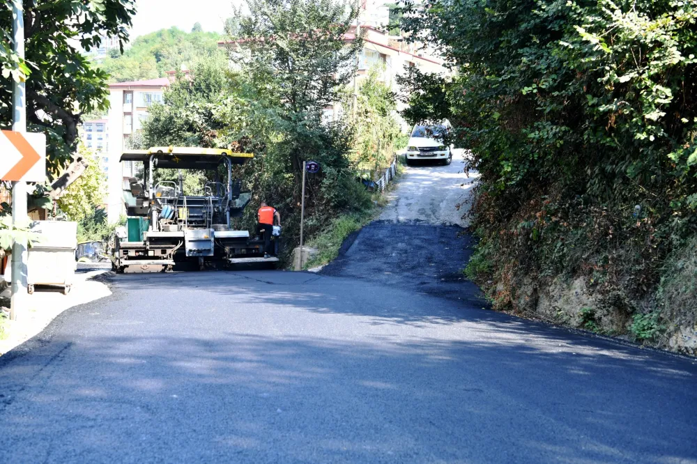 Trabzon’da Şehir İçi Ulaşımda Konfor Artıyor: Dayıoğlu Caddesi Asfaltlandı