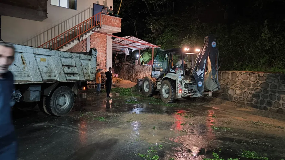 Trabzon Büyükşehir Belediyesi’nden Sağanak Yağışa Karşı Etkili Mücadele