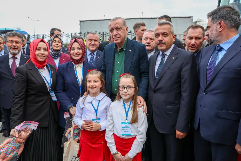 Cumhurbaşkanı Recep Tayyip Erdoğan, Rize Valiliğini Ziyaret Etti