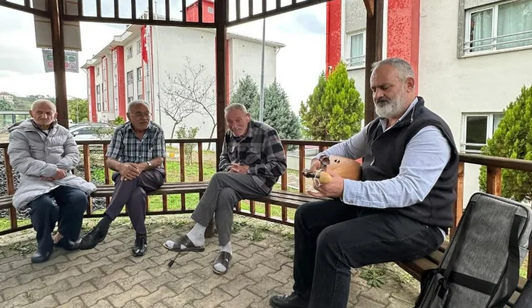 Yıldızlı Huzurevi’nde Müzik Dinletisi ile Keyifli Sonbahar Etkinliği