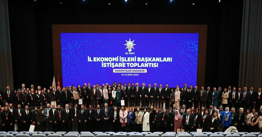 AK Parti Trabzon Teşkilatı 81 İl Üç Kademe Ekonomi İşleri Toplantısına Katıldı