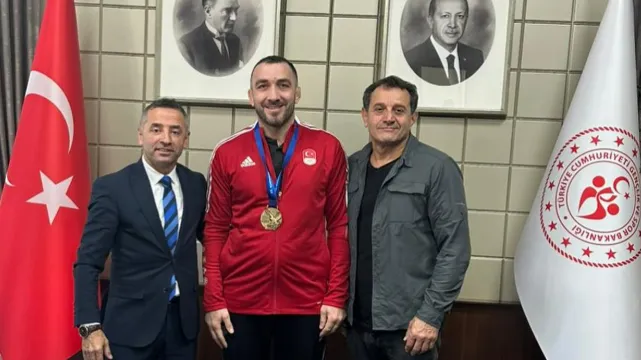 Rizeli Güreşçi Mehmet Ali Küçükosman Dünya Şampiyonu Oldu