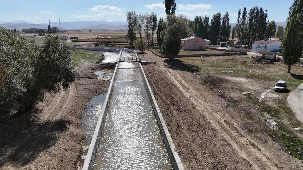 Oruçbeyli Köyü’nde Taşkın Kontrol Çalışmaları Devam Ediyor