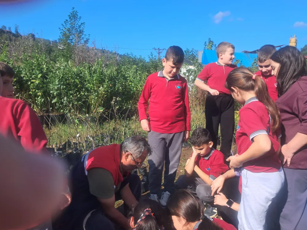 Sürmene’den Of’a Tarım Yolculuğu: Minik Eller Doğayla Buluştu