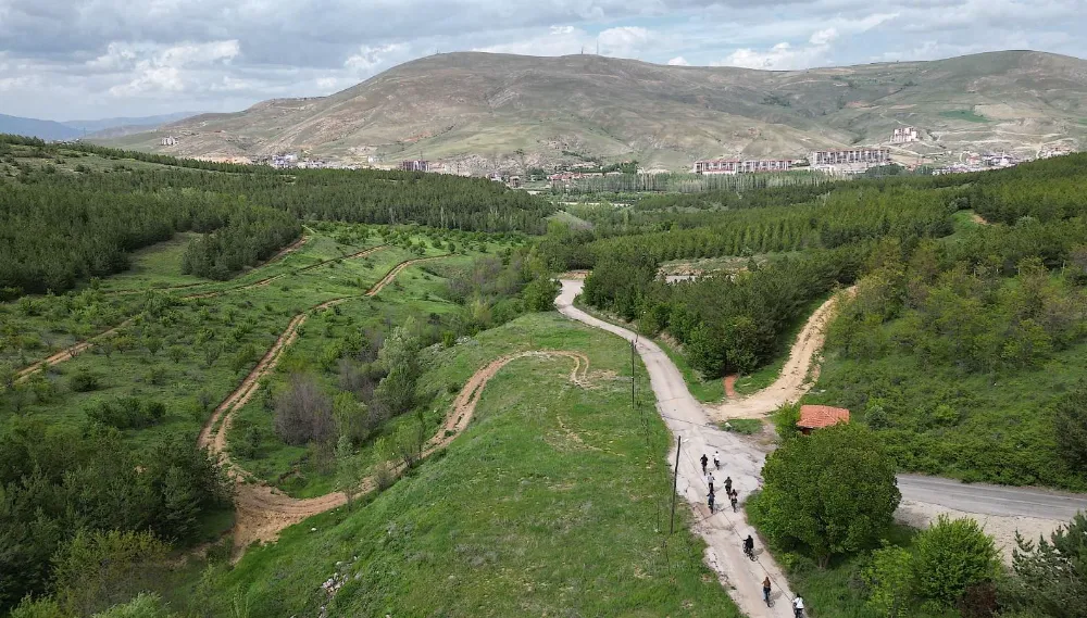 Bayburt’un Aslandağı’nda ekoturizm potansiyeli incelendi, Bungalov evler projesi ile turizm hedefleniyor