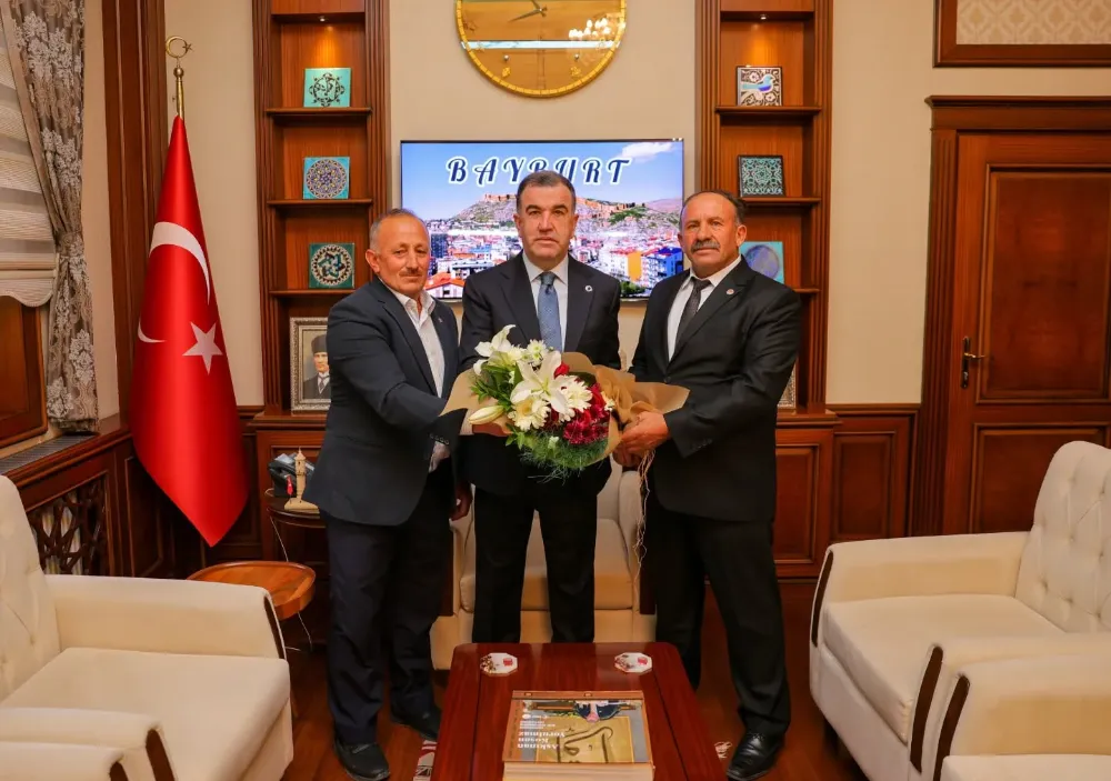 Vali Mustafa Eldivan, Muhtarlar Günü Dolayısıyla Bayburt Muhtarlar Derneği Heyetini Kabul Etti