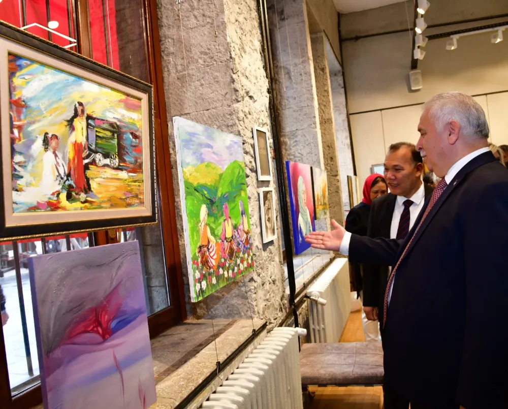 Trabzon’da 29 Ekim Cumhuriyet Bayramı Etkinlikleri Kapsamında Cumhuriyetin Renkleri Sergisi Açıldı