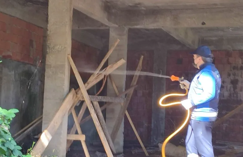 Sürmene’de Kışlak İlaçlama Çalışmaları Sürüyor