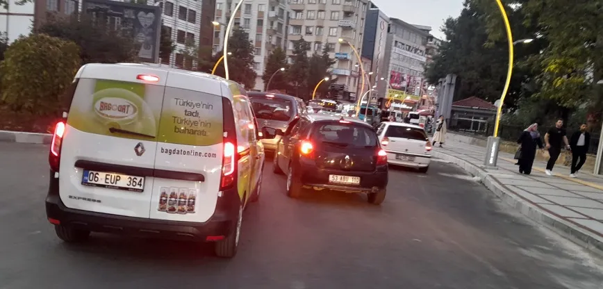 Rize’de Trafikte Uyarı: Vatandaşlardan Belediye Yetkililerine Geç Olmadan Müdahale Edin Çağrısı