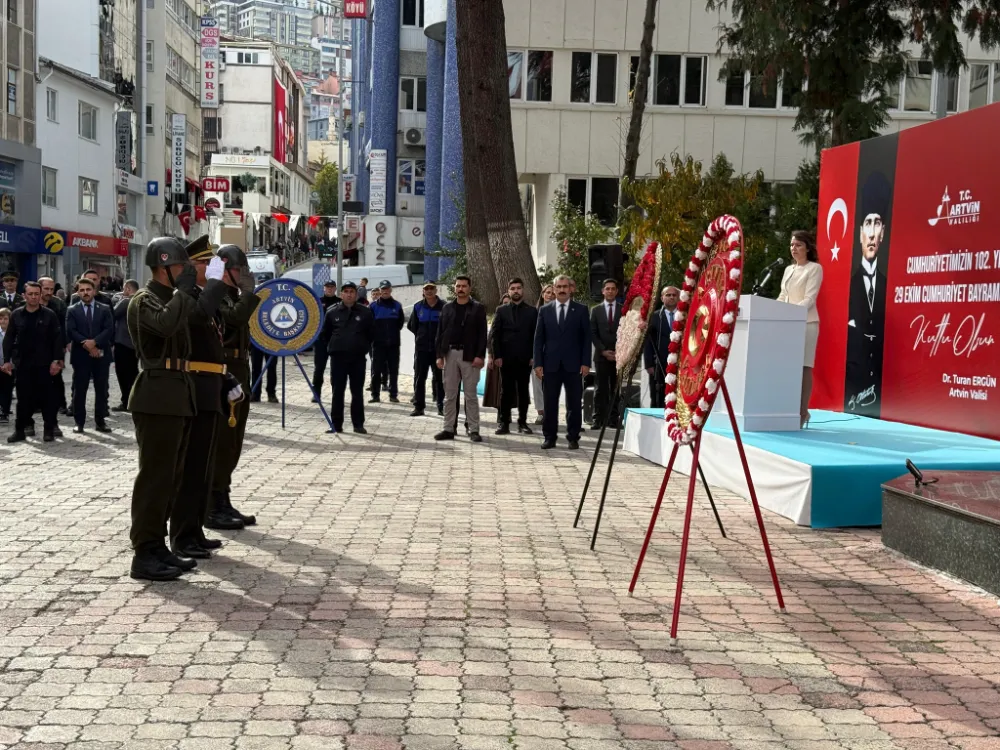Artvin’de Cumhuriyetimizin 102. Yılı Coşkuyla Kutlandı