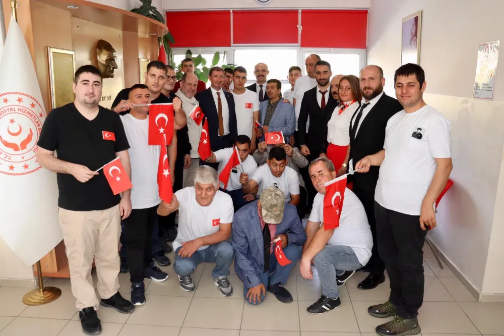 Ardanuç’ta 29 Ekim Coşkusu Özel Bireylerle Yaşandı
