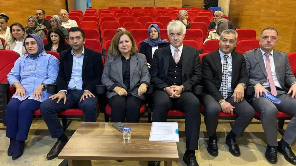 Rize’de Çay Üreticilerine Çay Bahçesi Bakımı Eğitimi