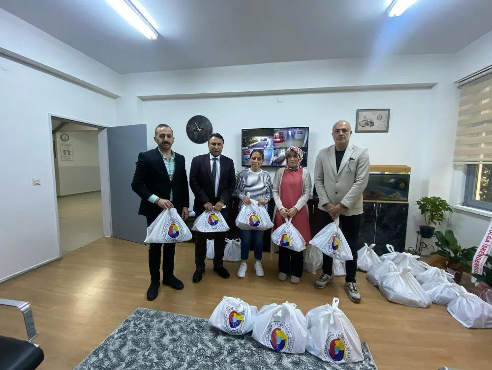 Artvin’de Eğitime Destek Devam Ediyor Öğrencilere Kırtasiye Malzemesi Desteği