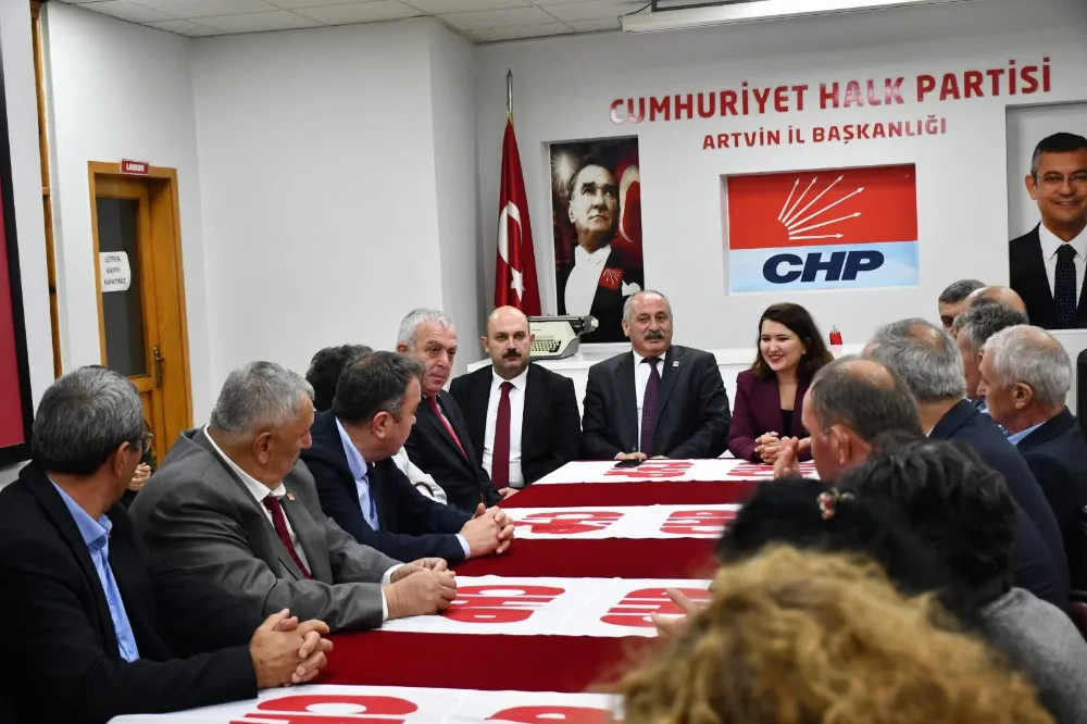 CHP Genel Başkan Yardımcısı Gökçe Gökçen, Artvin İl Başkanlığını Ziyaret Etti