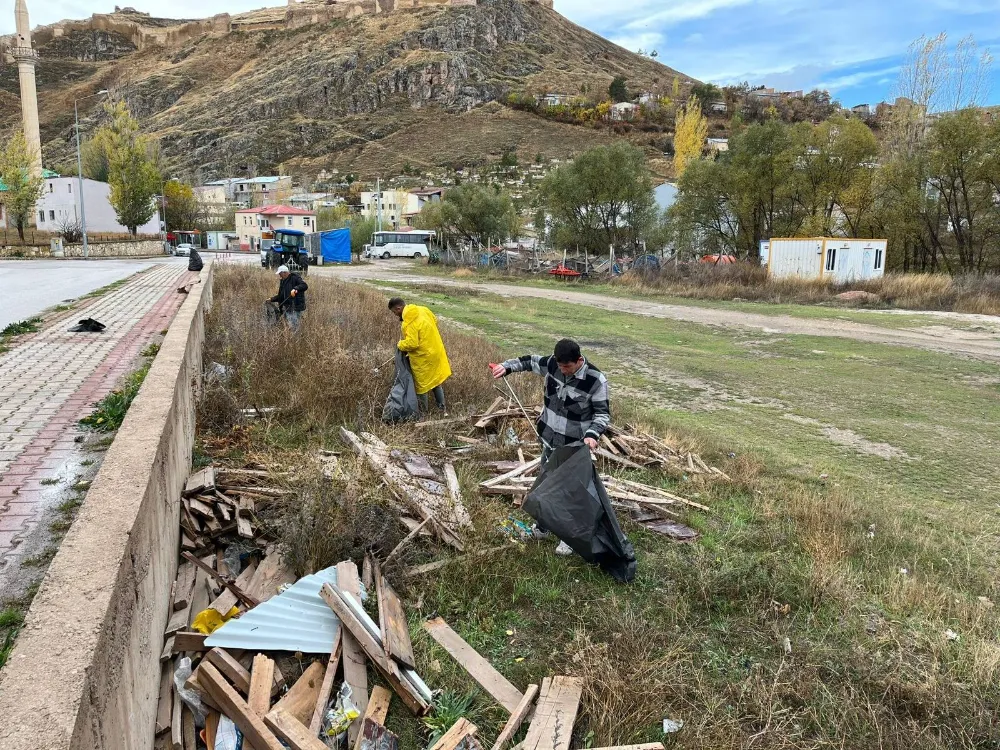Bayburt Belediyesi’nden Aralıksız Temizlik ve Bakım Çalışmaları