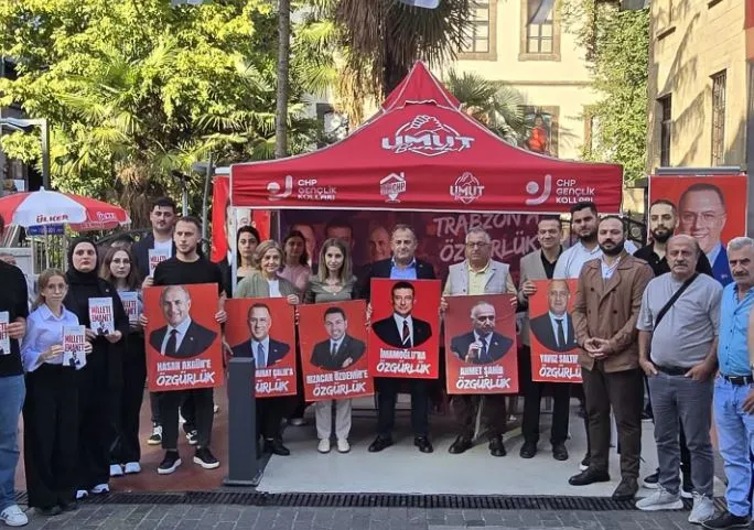 Direnişin 197. Gününde CHP Trabzon İl Gençlik Kolları Stantta Bir Araya Geldi