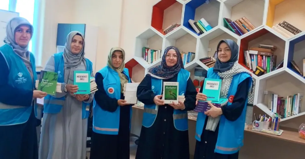 TDV Rize Kadın Kolları’ndan Güneysu KYK Kız Yurdu’na Kitap Desteği