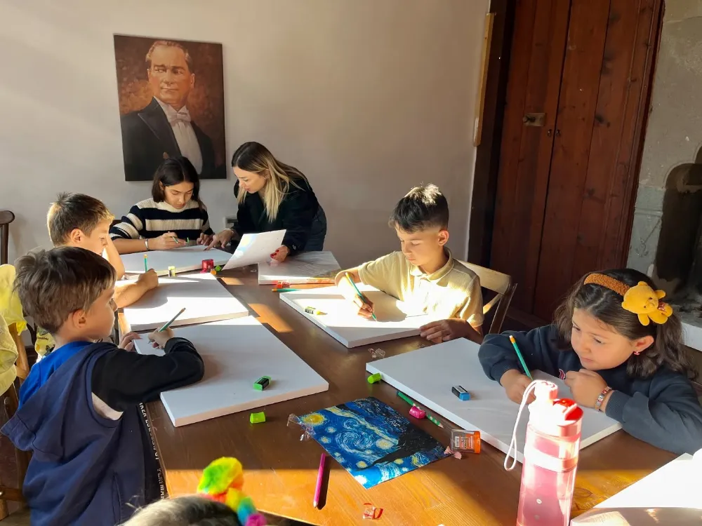  Hopa Belediyesi’nden Sanat ve Felsefe Dolu Atölyeler