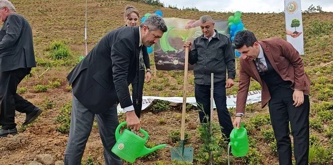 Güneysu’da Milli Ağaçlandırma Günü’nde Fidanlar Toprakla Buluştu
