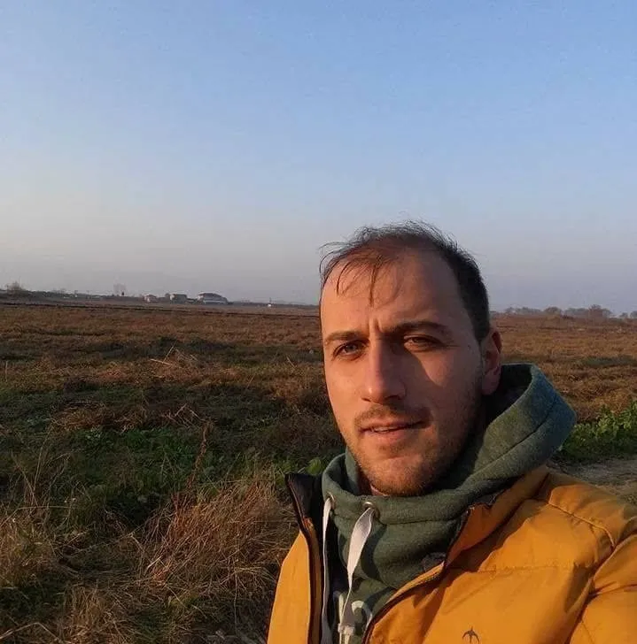 3 çocuk babası adam halı sahada kalbine yenildi