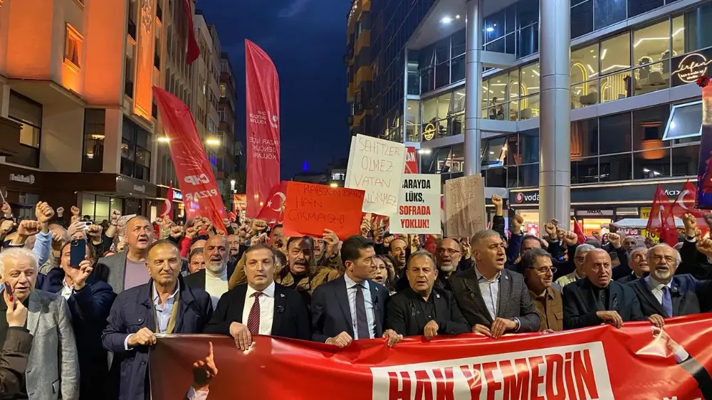 Trabzon’da Ekrem İmamoğlu İçin Demokrasi Yürüyüşü