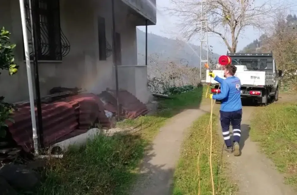 Ardıçatak Mahallesi’nde Kışlık İlaçlama Çalışmaları Sürüyor