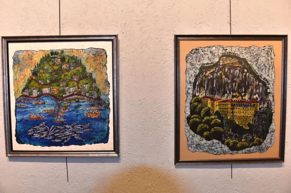 Trabzon’da “Mum Kokusu” Sergisi Sanatseverlerle Buluştu