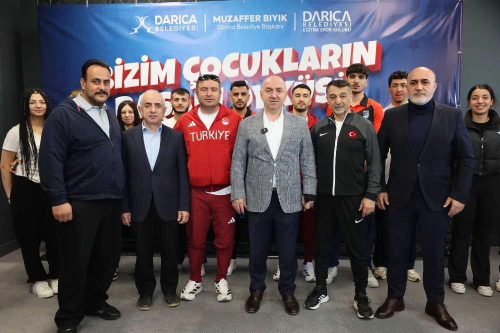 Başkan Bıyık milli sporcularla bir araya geldi