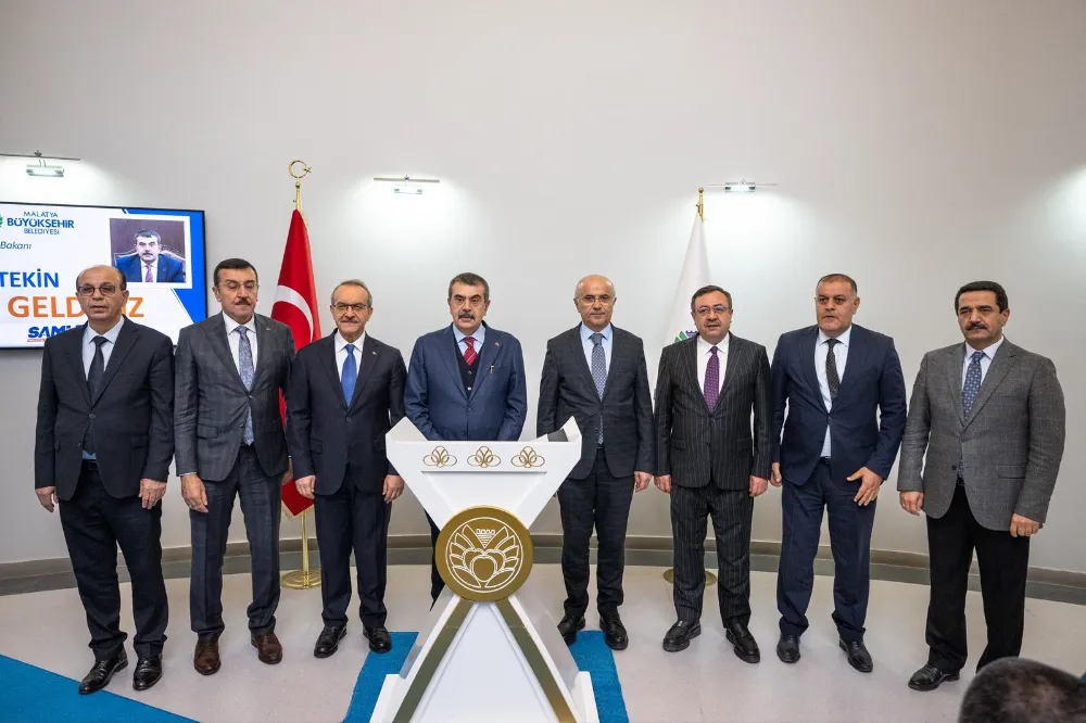 Millî Eğitim Bakanı Tekin, Malatya Büyükşehir Belediye Başkanı Er’i ziyaret etti