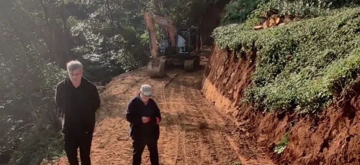 Saffet Mete: “Durmak Yok, Hizmete Devam” – İyidere’de Yollar Vatandaşın Hizmetine Açıldı