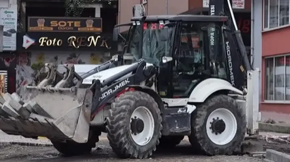 Hopa’da Karadeniz Caddesi Tek Yöne Dönüştürülüyor: Trafik Düzenlemesi Başladı