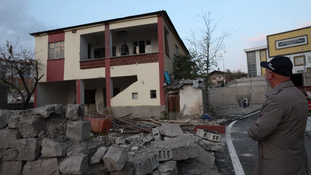 Başkan Çolakbayrakdar Uğurevler’de: 