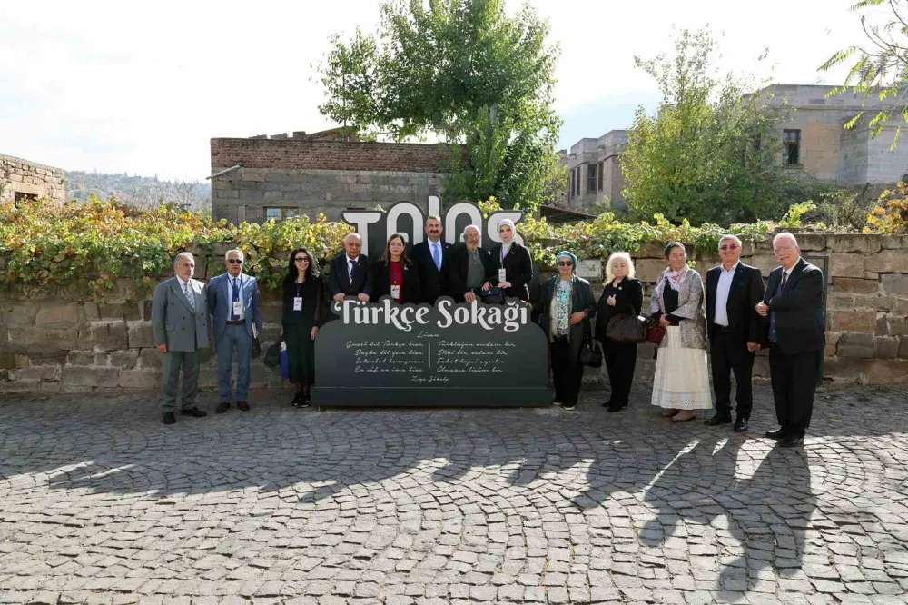 14 ülkeden 54 yazar ve şair Türkçe Sokağı’nda buluştu
