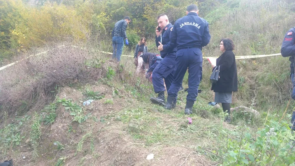 D-140’ta feci kaza: Araç şarampole uçtu, 1 ölü 3 yaralı