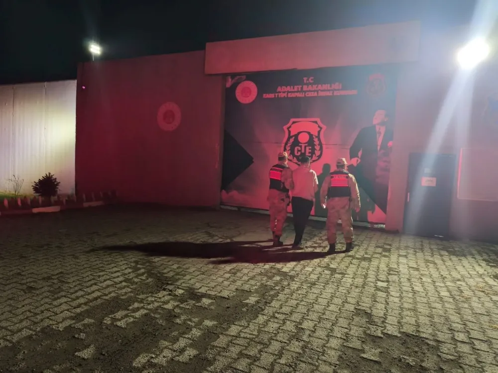 Dolandırıcılıktan aranıyordu, Digor’da yakalandı