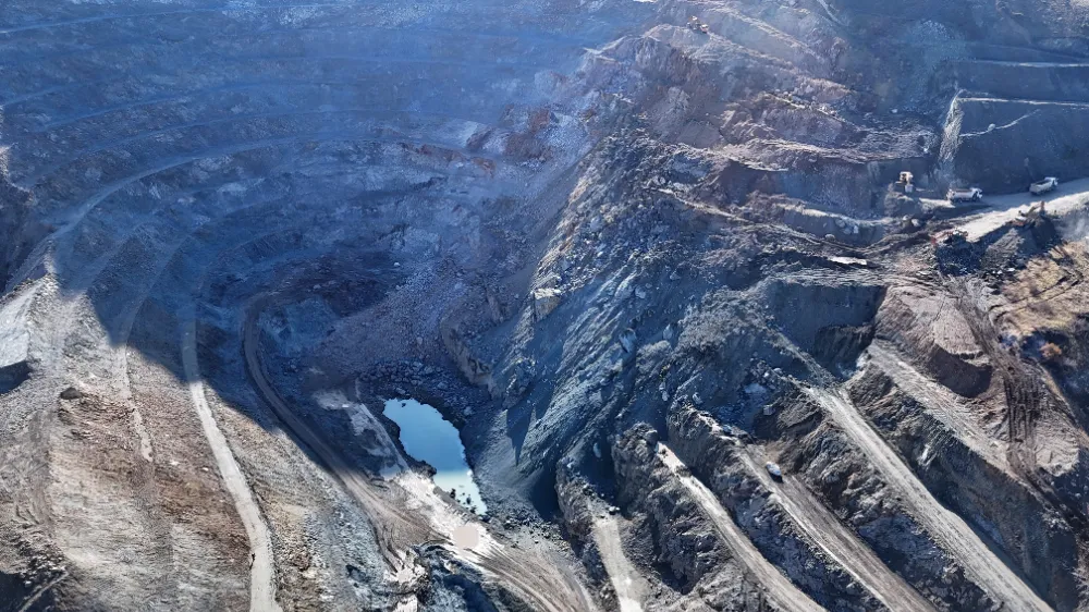 Göçük altında kalan şantiye müdürünü kurtarma çalışmaları 5