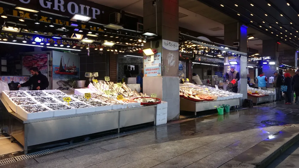 Karadeniz son 35 yılın en bereketli hamsi sezonunu yaşıyor