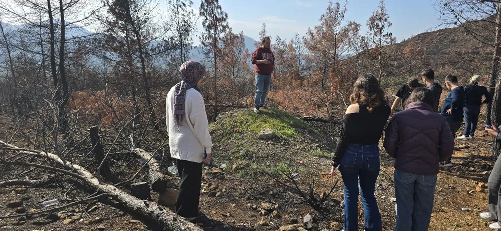 Menteşe’nin gönüllü gençlerinden örnek çevre hareketi