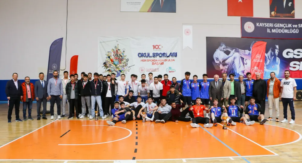 Okullu Gençler Hentbol Müsabakaları tamamlandı