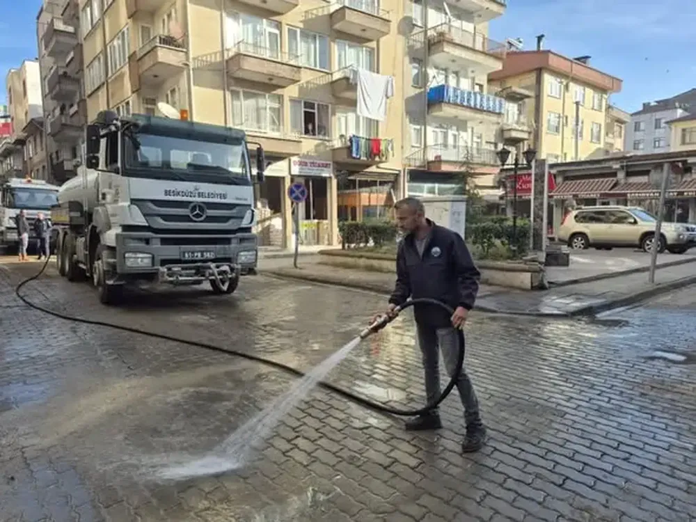 Beşikdüzü Belediyesi İlçe Genelinde Çalışmalarını Sürdürüyor