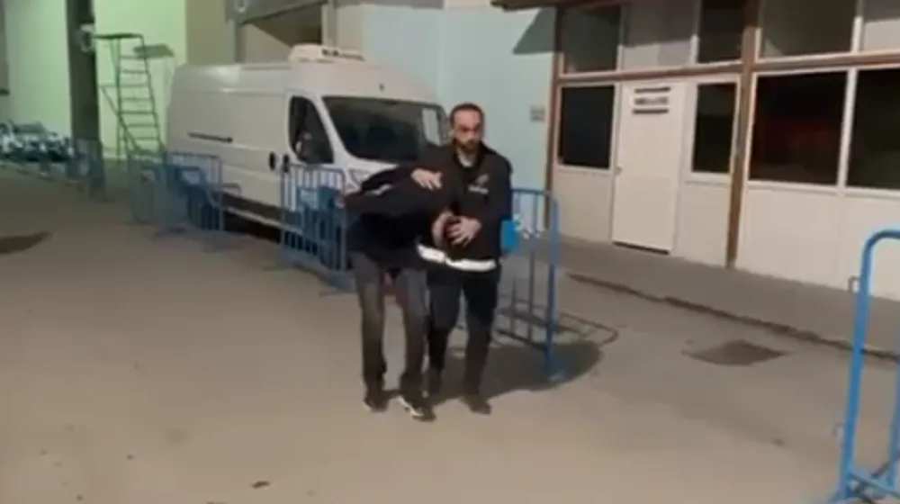 İskenderun’da yağma ve silahla tehdit şüphelisi tutuklandı