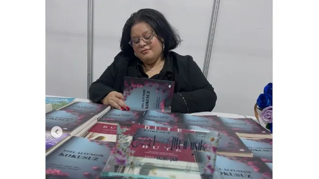 Trabzonlu Yazar Ezel Altunışık, 15. Uluslararası Sanat Festivali’nde Okuyucularıyla Buluştu