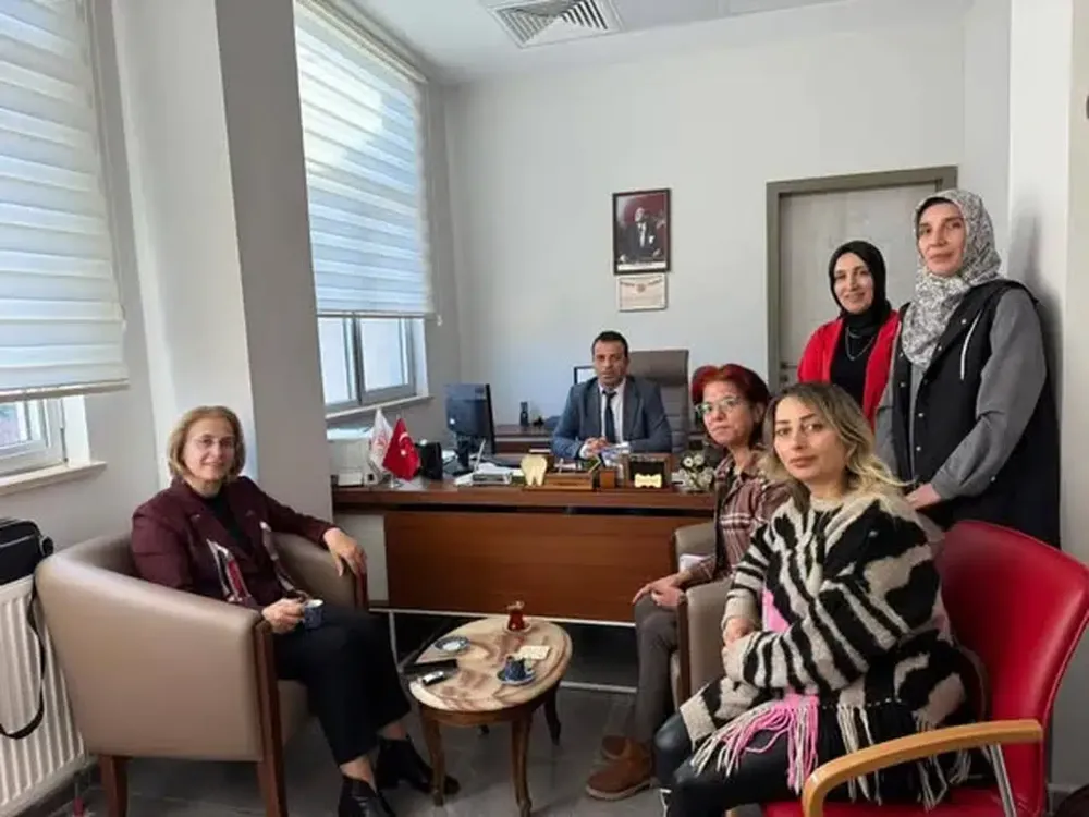 AK Parti Artvin Kadın Kolları, 22 Kasım Dünya Diş Hekimleri Günü’nü Kutladı