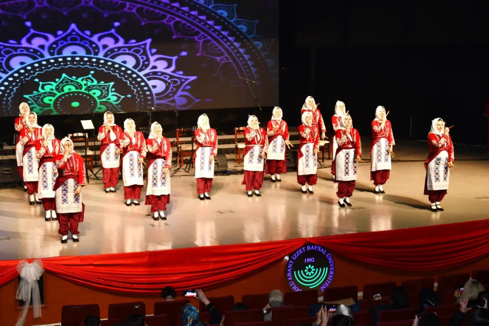 Bolu’da öğretmenlerden unutulmaz kültür ve sanat gecesi