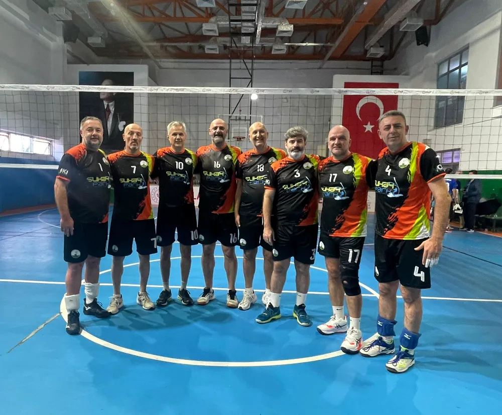 Osmangazi’nin veteran voleybolcuları zirveye çıktı