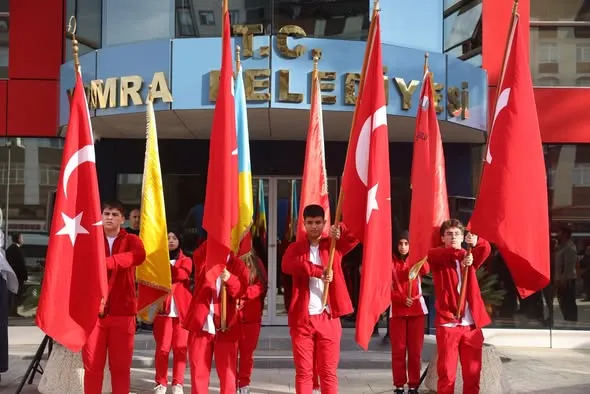 Yomra’da 24 Kasım Öğretmenler Günü Törenle Kutlandı